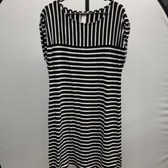 Tommy Bahama Black and White Striped Knee Length Dress - Picture 1 of 4
